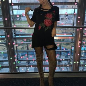 Black & roses t-shirt dress